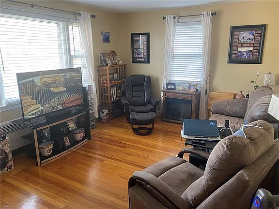 5th image of 61 Rose St