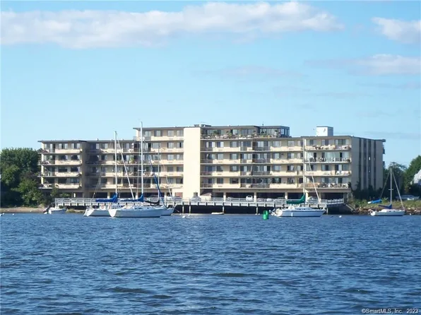 155 Brewster St #2F, Bridgeport, CT 06606