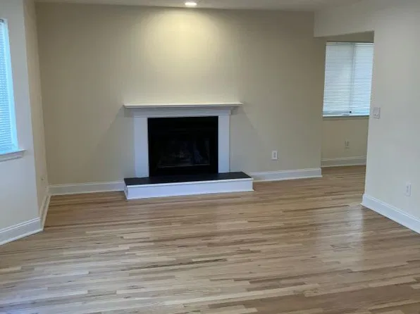 167 Grove St APT G, Stamford, CT 06901