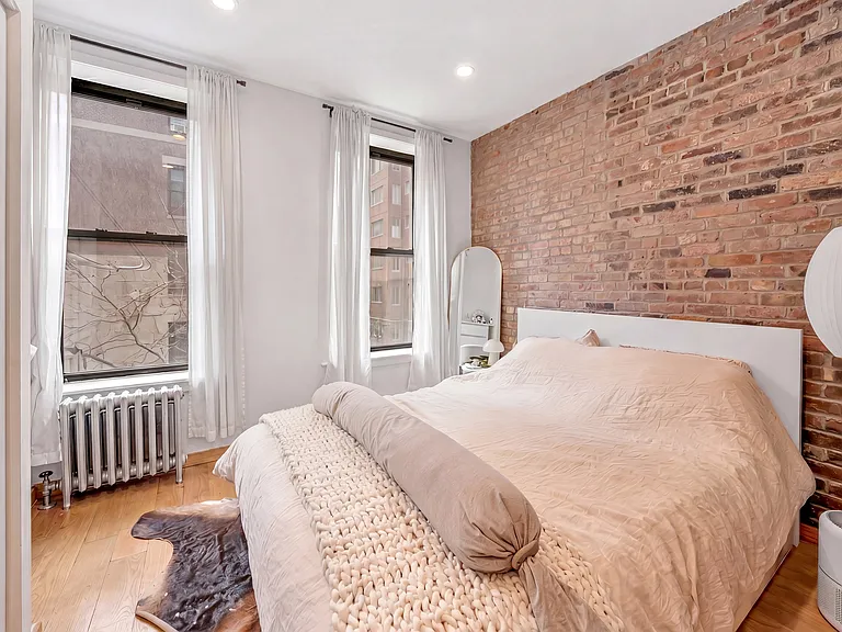 98 Suffolk St #3D — Photo 4