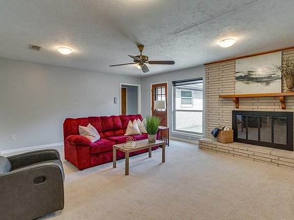 5th image of 1901 Westridge Dr
