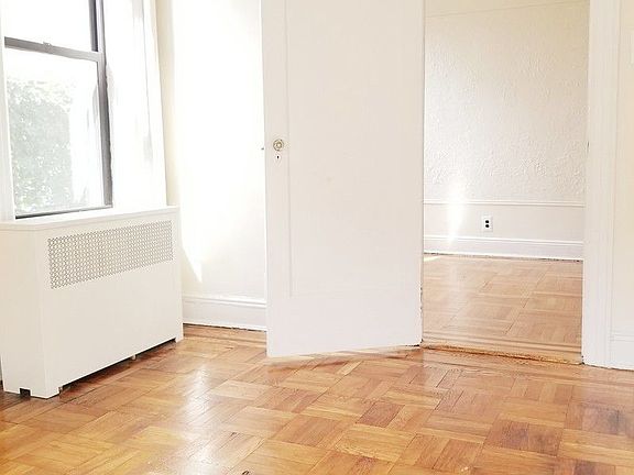5th image of 2804 33rd St #3