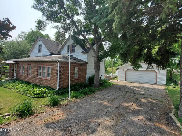 416 W Oak St, Sisseton, SD 57262