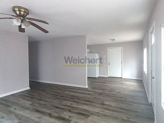4th image of 529 E Lake St