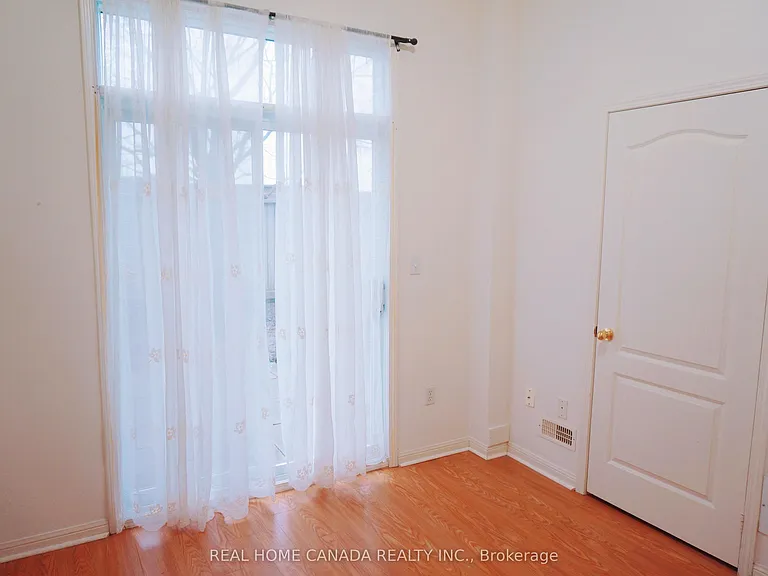 80 Acorn Pl #54 — Photo 7