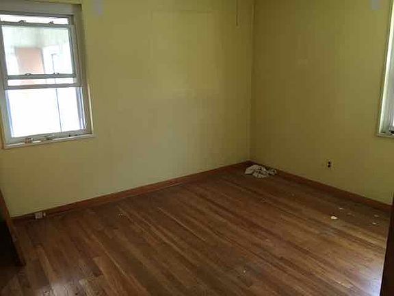 4th image of 20440 Westport Ave