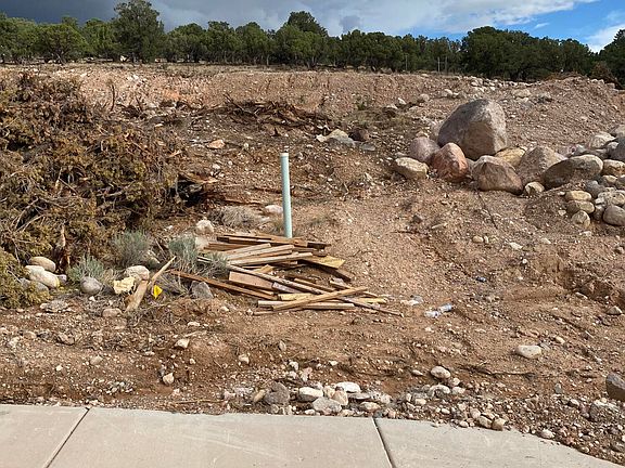 2nd image of 3301 W Kingsbury Dr