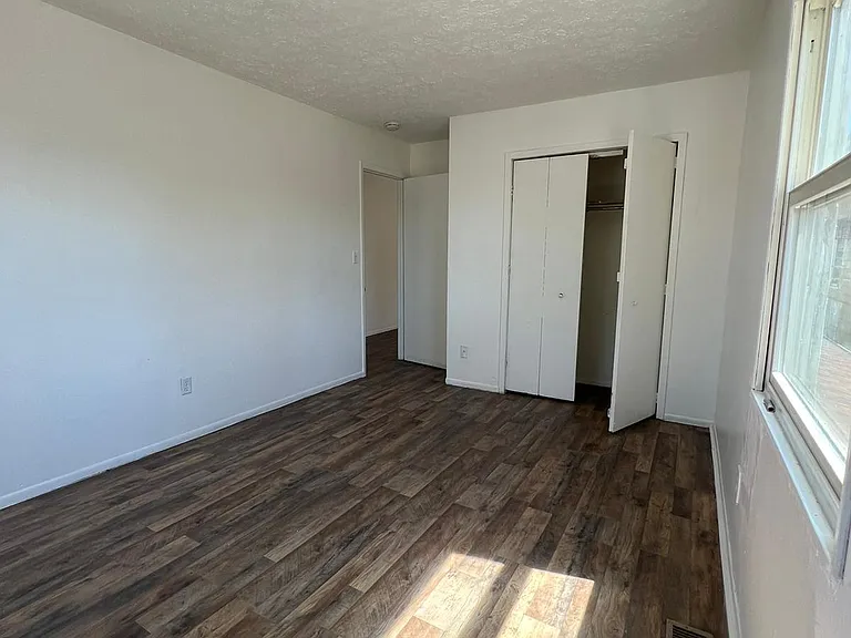 6011 Vine St #2 — Photo 6