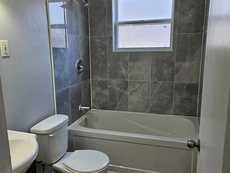 96 Connolly St #4 — Photo 10