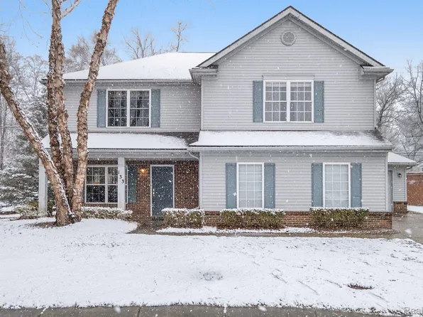 133 Fox Run Ct, Linden, MI 48451
