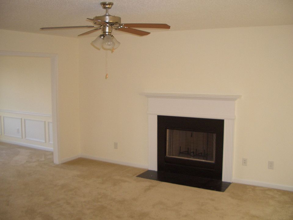 2nd image of 528 Dusty Ln