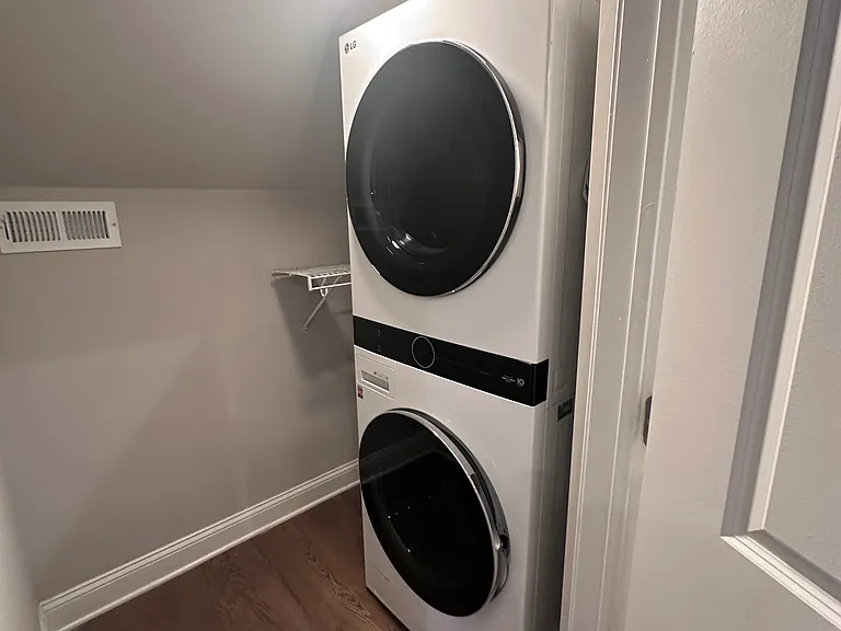 3rd floor full size washer and dryer