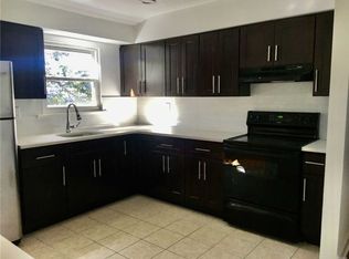 16 Cedar St, Syosset, NY 11791