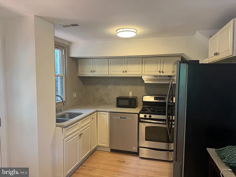 3731 Kemper Rd — Photo 14