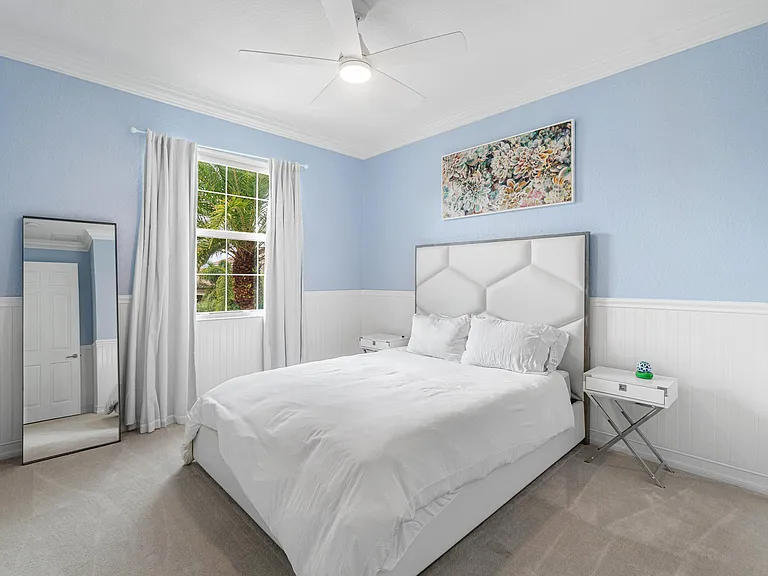 8300 Calabria Lakes Dr — Photo 35