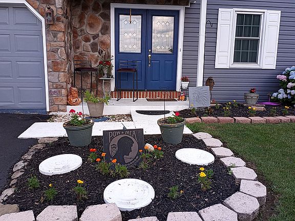 3rd image of 510 Hillside Ct