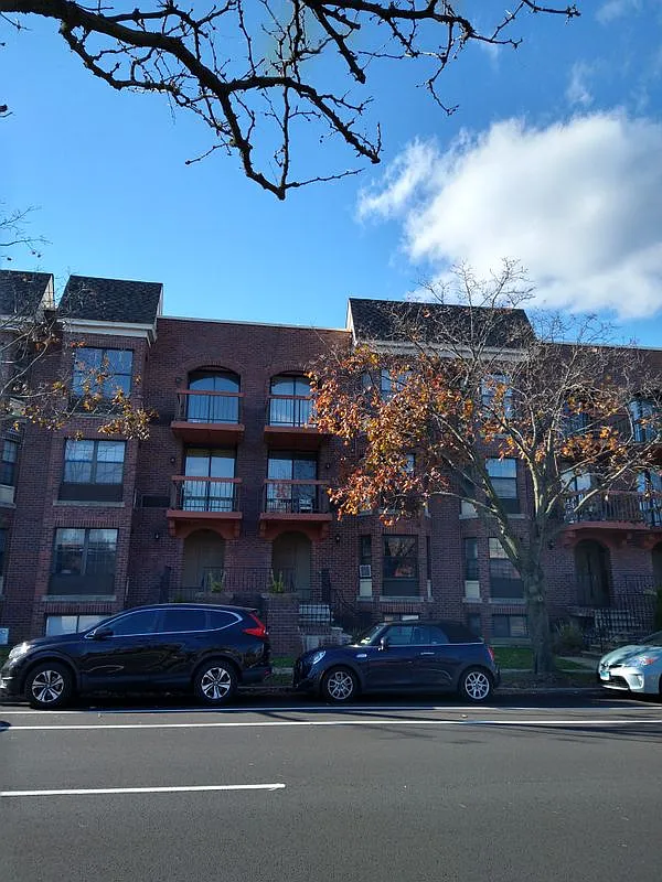 3 bed, 2.0 bath, 1182 sqft, $3,500 — Photo 1
