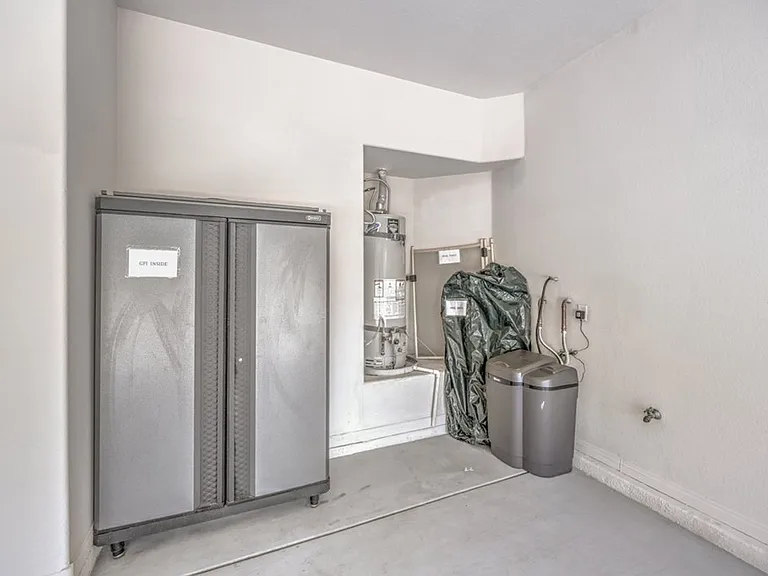 1393 Romanesca Dr — Photo 34