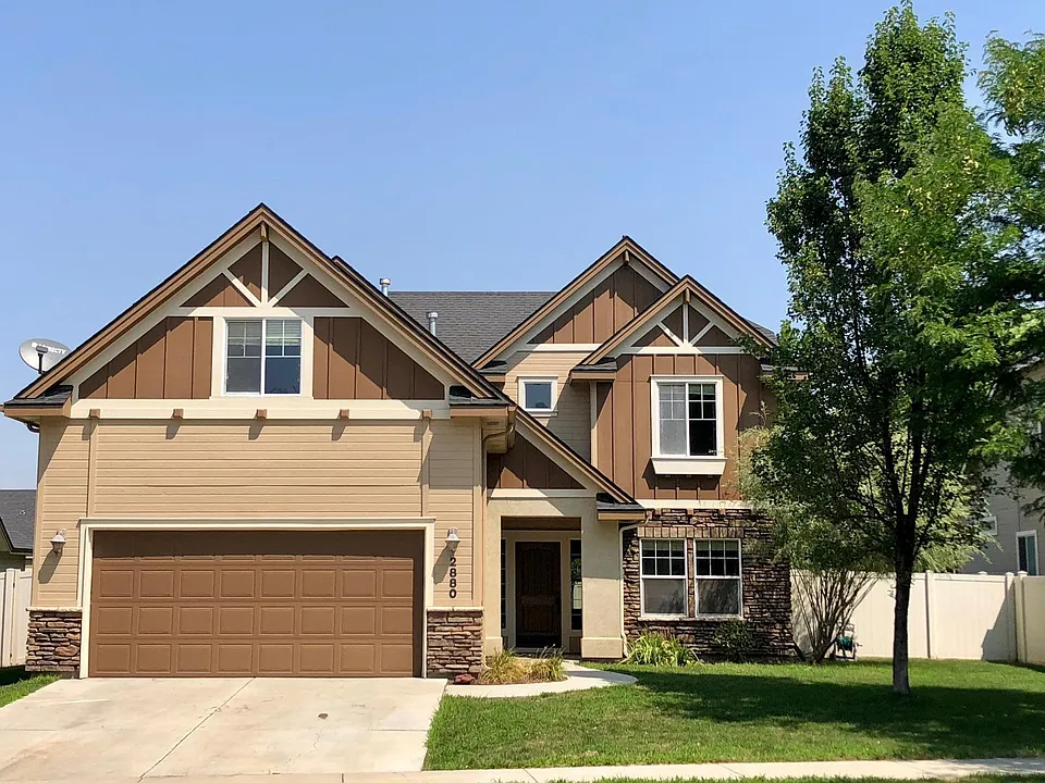 2880 E Shadowband St