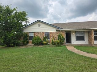 1105 N Nolan River Rd, Cleburne, TX 76033