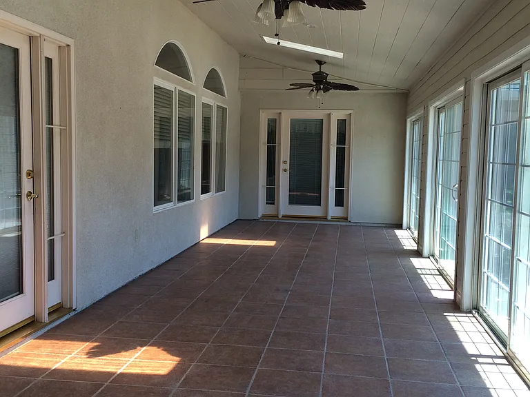 1811 Smith Dr — Photo 4