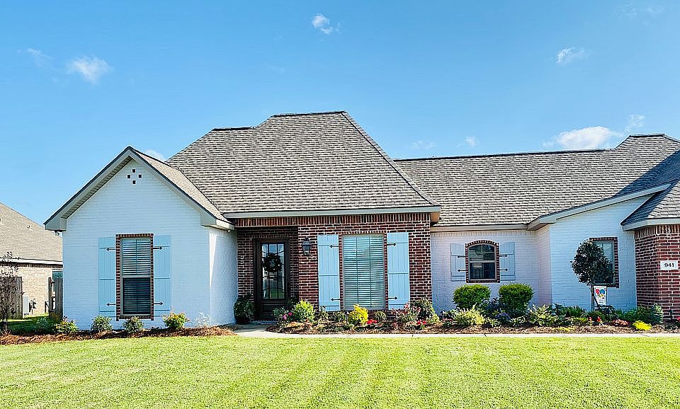 2nd image of 941 Libby Grace Ln
