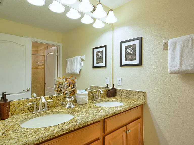 2929 Banana Palm Dr — Photo 14