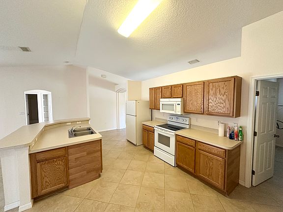 5th image of 55 Ryarbor Dr