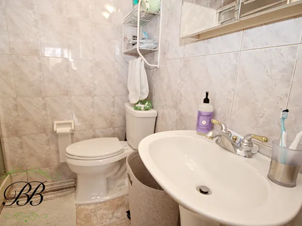 2070 Pearson Street image 21 of 36