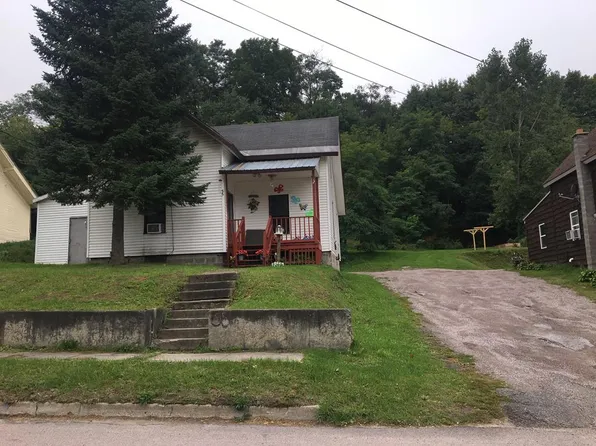 55 Duane St, Malone, NY 12953