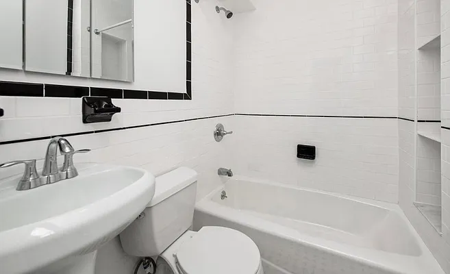 Rented by City Connections Realty | media 31