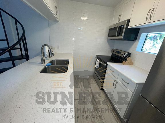 5th image of 770 Southwood Blvd Unit 12