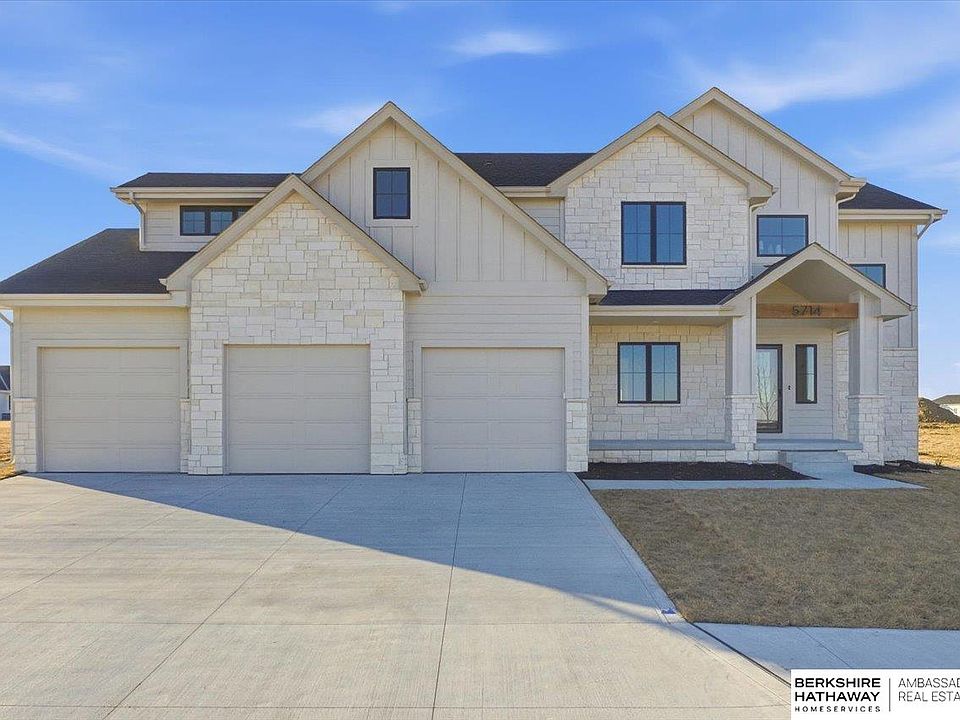 1st image of 5714 N 196th St