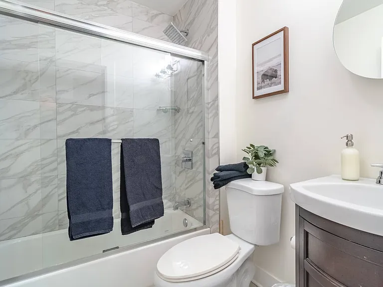 2112 S Michigan Ave #4 — Photo 8