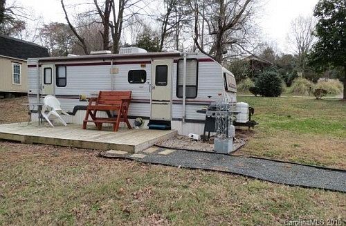 4th image of 7766 Skyline Dr