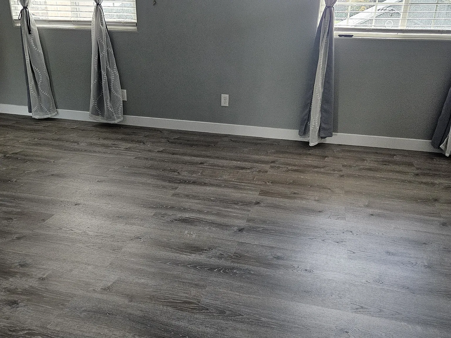 4 bed, 2037 sqft, $700 — Photo 2