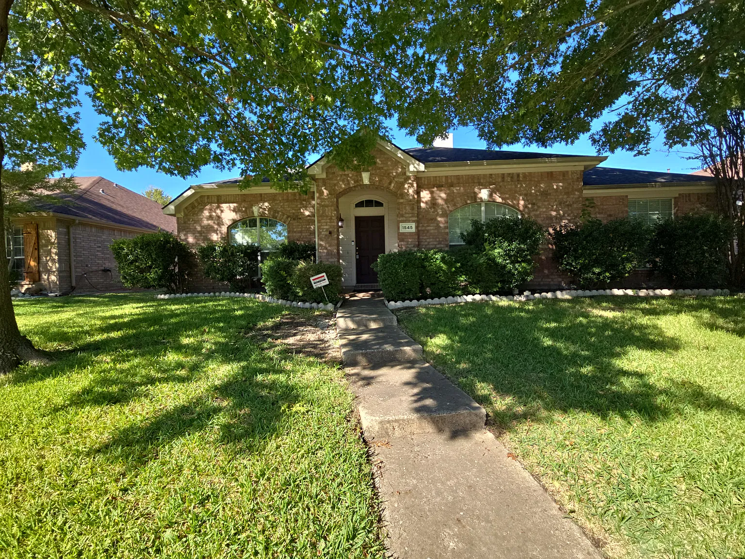 4 bed, 2537 sqft, $2,850 — Photo 2