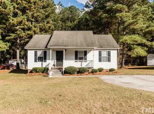 121 Creekside Dr, Four Oaks, NC 27524