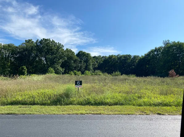 2312 Quarter Horse Dr NE #6, Cedar Springs, MI 49319