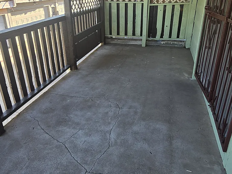 2513 N Villaway Ave — Photo 5