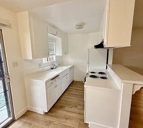 5th image of 50 Rose Ave APT 3