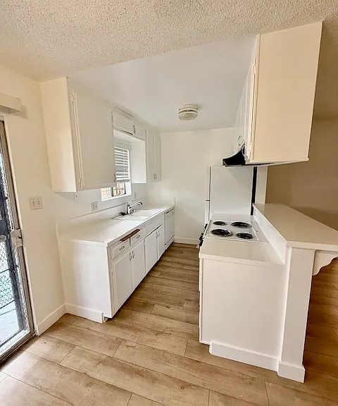 50 Rose Ave #3 — Photo 5
