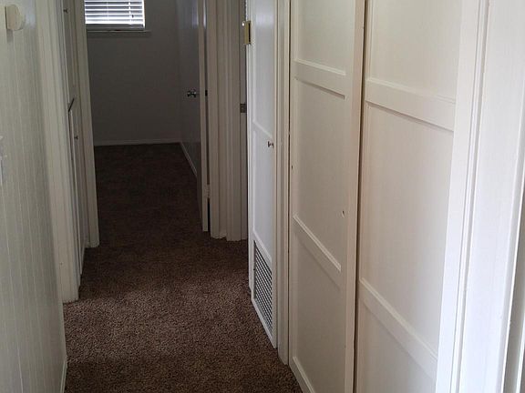 5th image of 921 Kelly Dr