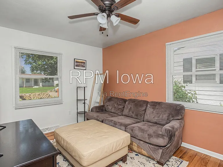 2116 Ferndale Ave — Photo 22