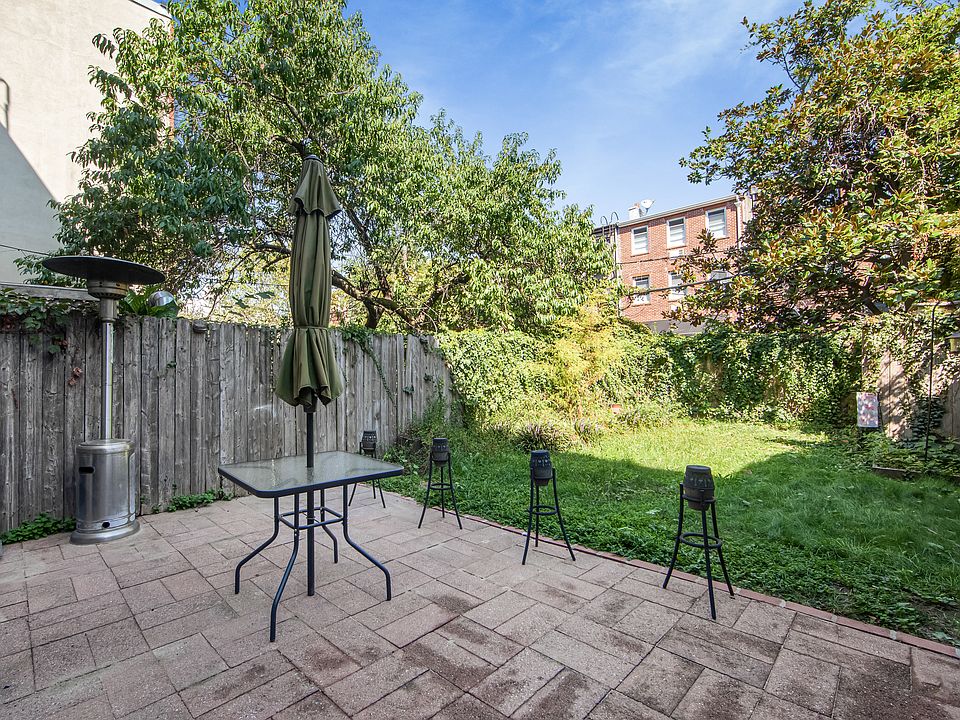 1st image of 129 Waverly Ave #1F