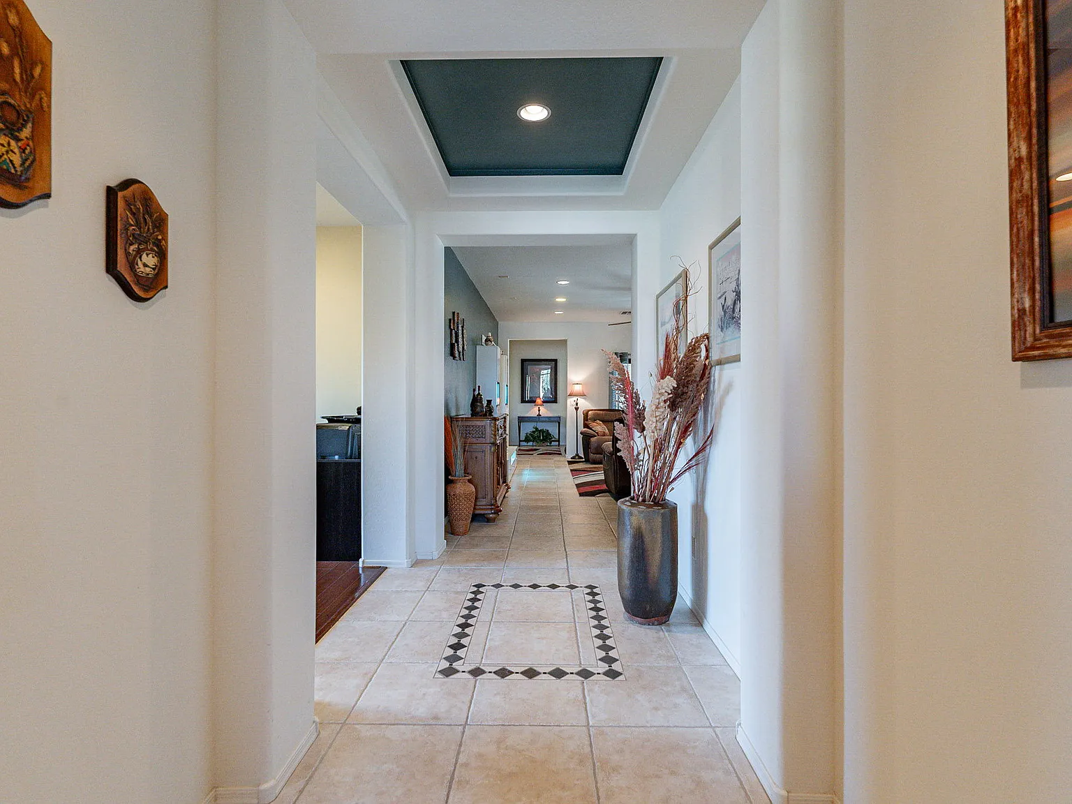 2 bed, 1745 sqft, $3,100 — Photo 4