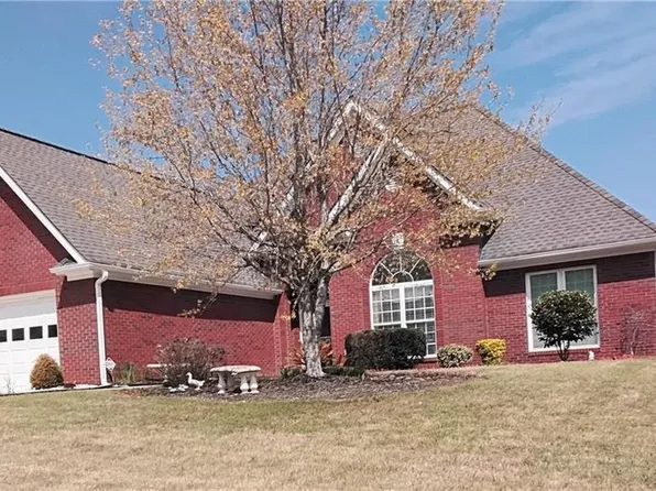 3330 Wellbrook Dr, Loganville, GA 30052