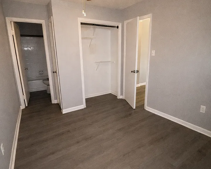 615 Cedarwood Dr — Photo 8