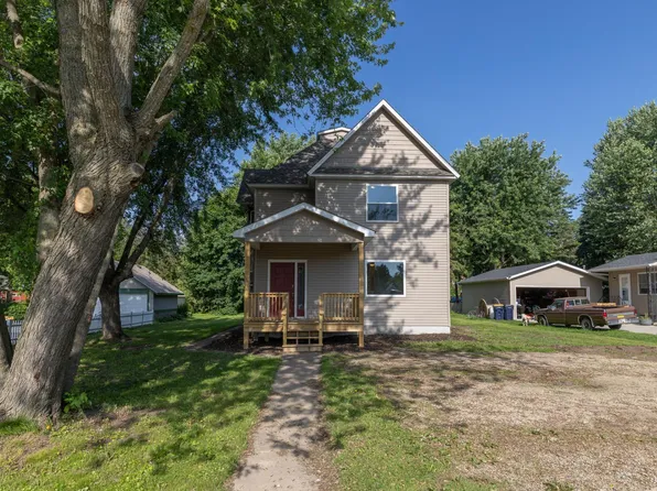 269 S Chestnut St, Ellsworth, WI 54011