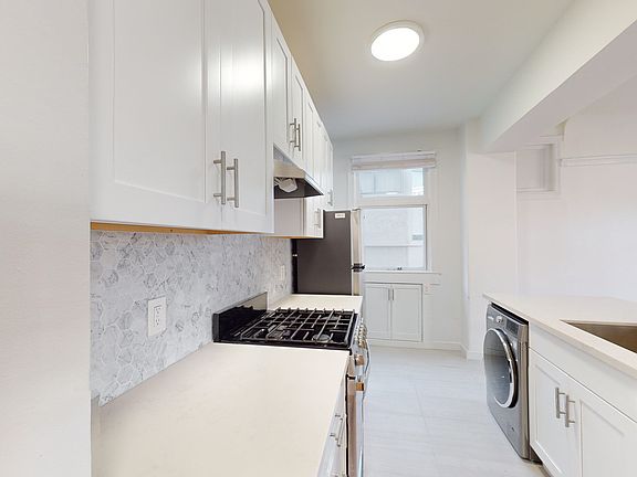 4th image of 1102 Bush St #402
